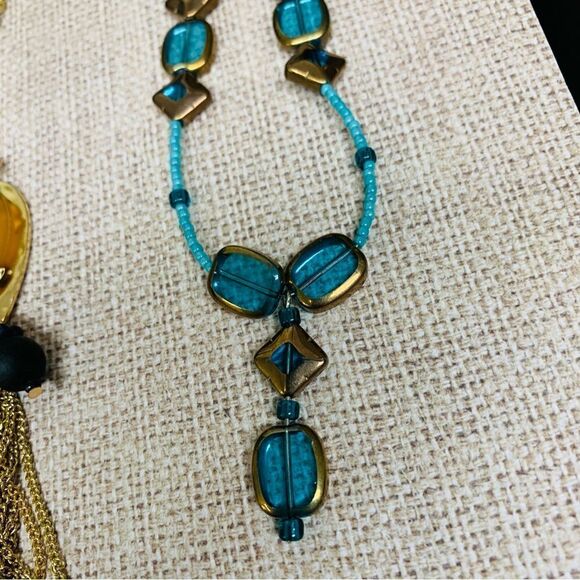 Necklace Bundle  - Picture 4 of 4